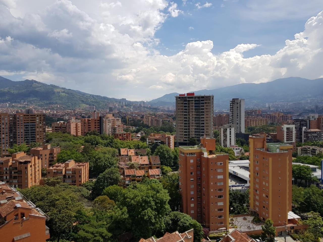 Cyan Suites Poblado By Mde Bnb Medellin Luaran gambar