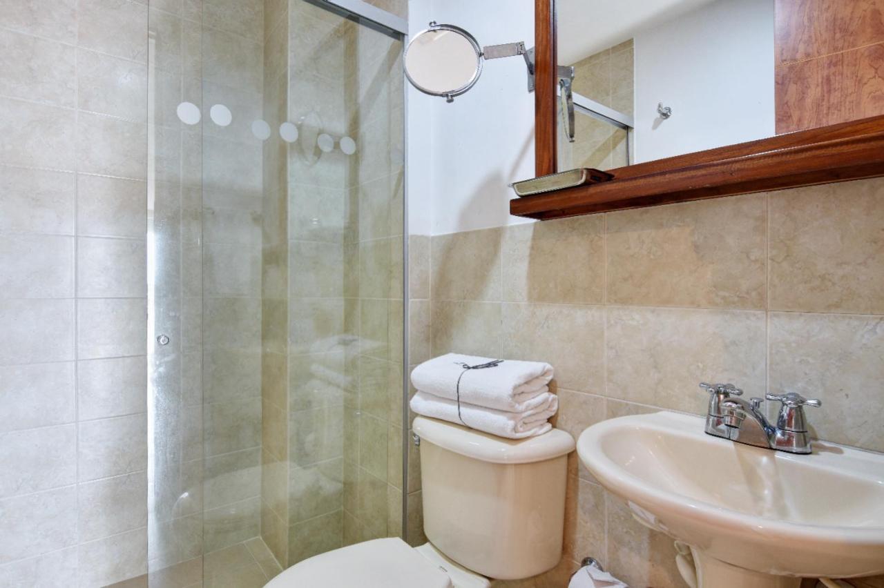 Cyan Suites Poblado By Mde Bnb Medellin Luaran gambar