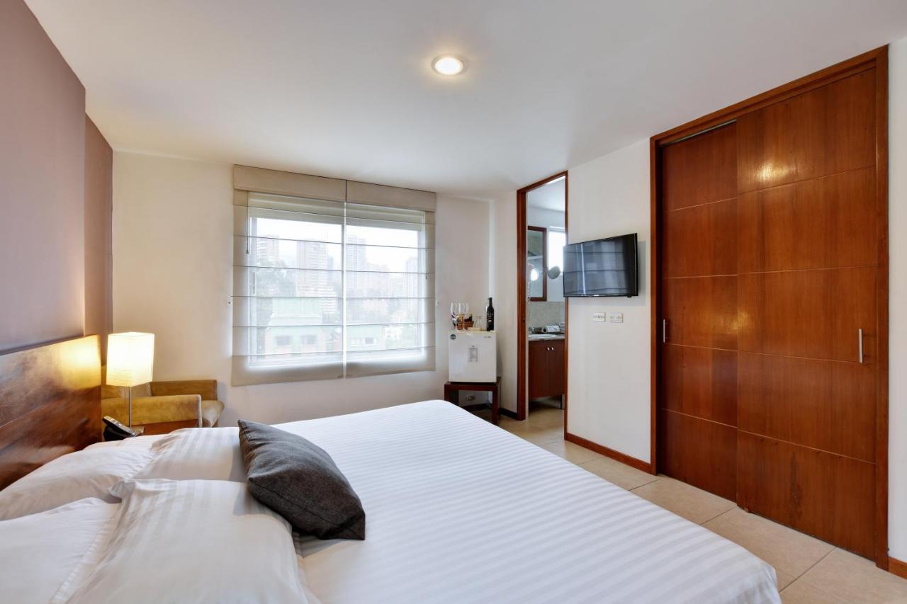Cyan Suites Poblado By Mde Bnb Medellin Luaran gambar
