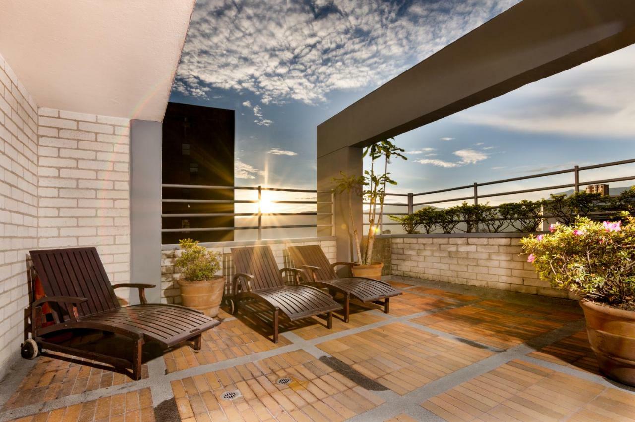 Cyan Suites Poblado By Mde Bnb Medellin Luaran gambar