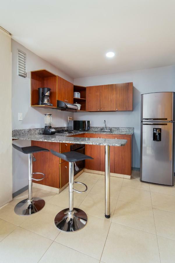 Cyan Suites Poblado By Mde Bnb Medellin Luaran gambar