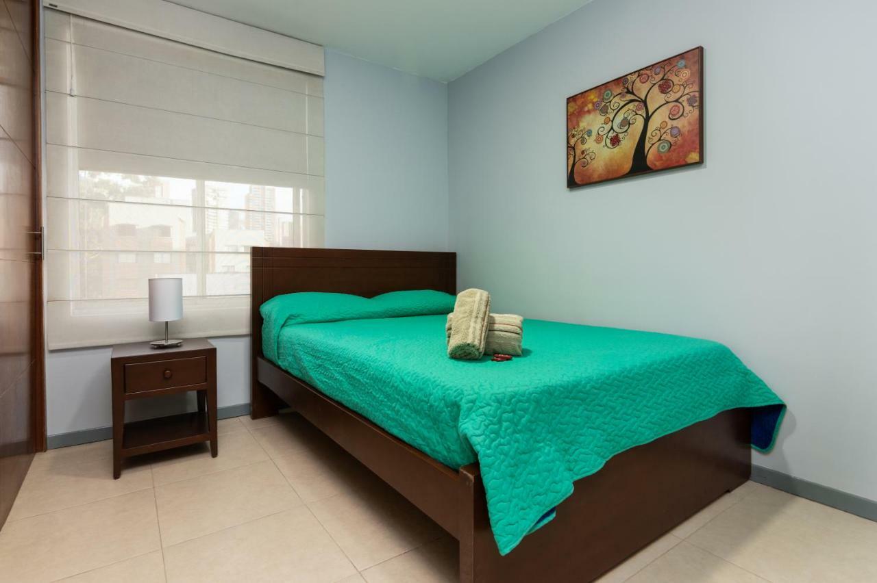 Cyan Suites Poblado By Mde Bnb Medellin Luaran gambar